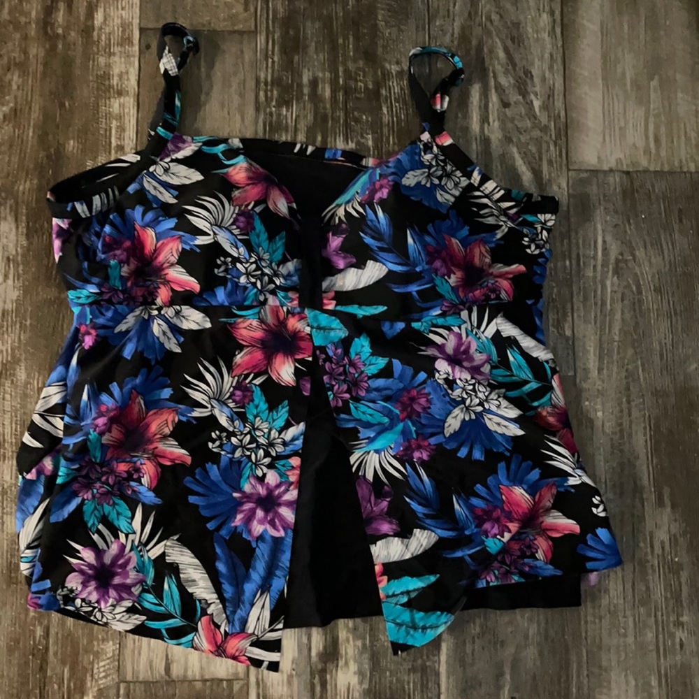 Bathing suit top. Plus size . 3x